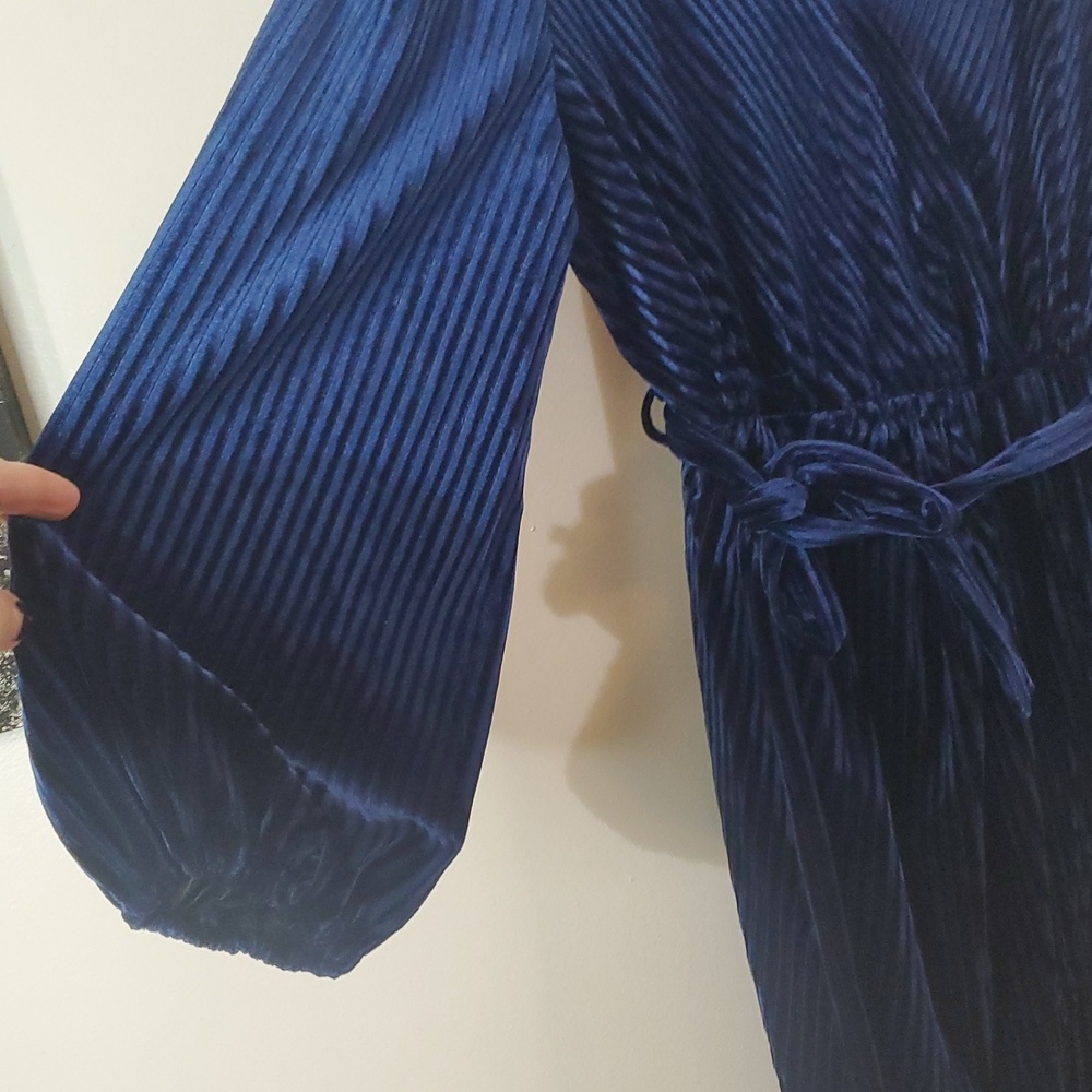 Simplee Longsleeve Mini Dress Size Large Velvet Blue Belted Faux Wrap Cocktail - Picture 7 of 14